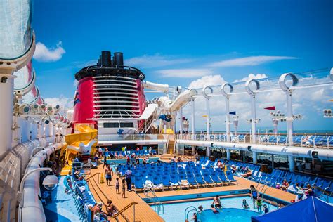 Which Disney Cruise Ship is the Best: A Journey Through Magic and Mayhem